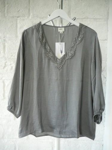 ed8e169911549bae5a27acd9a383f52c