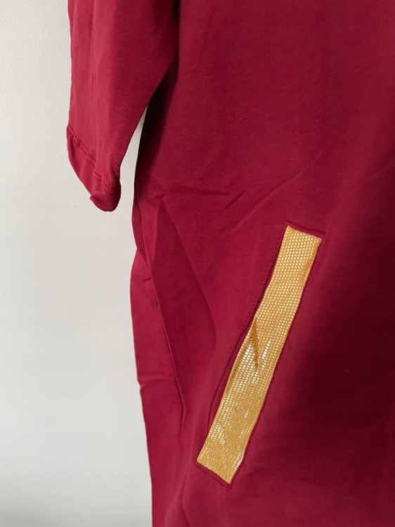 Bordowa rozpinana bluza oversize plus size z kapturem i żółtymi wstawkami