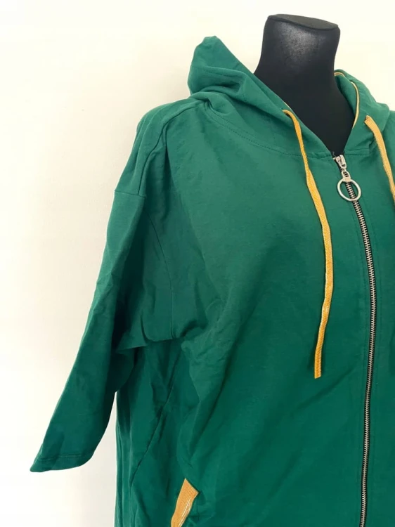 Zielona rozpinana bluza oversize plus size z kapturem i żółtymi wstawkami